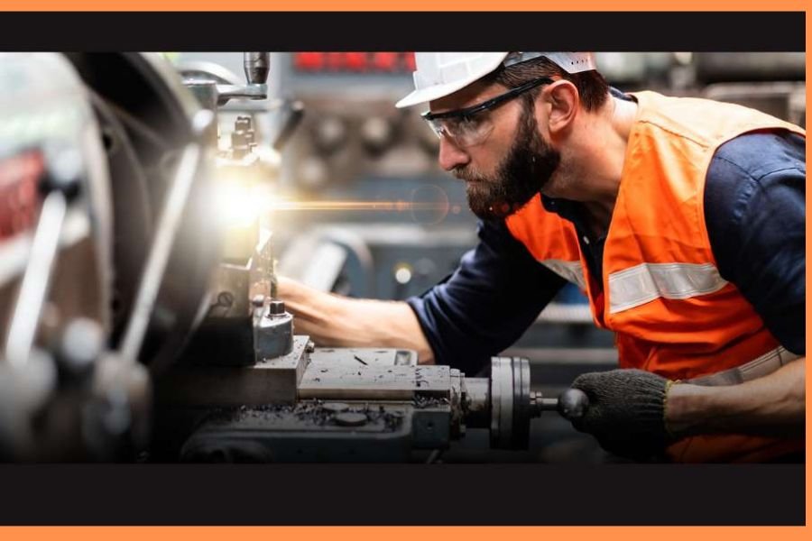 Cıvata Makinelerinde Uzman Eğitim Desteği